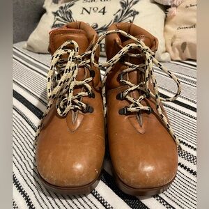 Vintage GH Bass and Co. Sugar Loafers Brown Leather Boots 8.5 Worn Condition